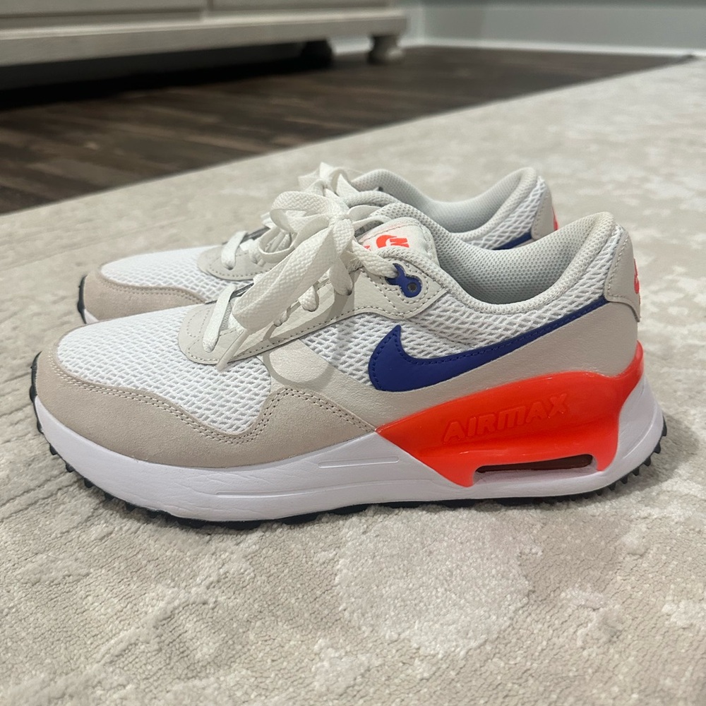 Women’s Nike Air Max Systm size 8.5